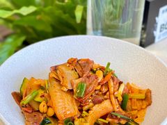 巧拌拱嘴-渔语鱼新川菜Bistro(万象天地店)