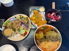 -W COLLECTIVE  DESSERT SHOP