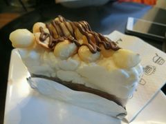 -莓园冰淇淋店
