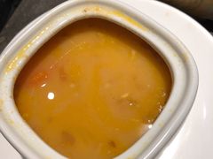 番茄玉米煲龙骨-汤城小厨•粤菜•靓汤(苏州街店)