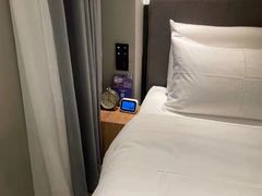 -舍居智能酒店(深圳宝安翻身地铁站店)