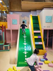 -多多淘儿童体验中心(重庆来福士店)