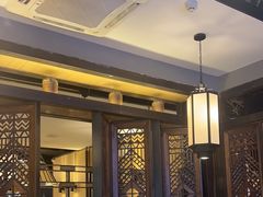 -野山舂·贵州现舂酸汤牛肉(民生路店)