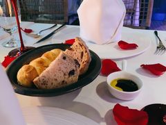 餐前面包-Erman岩烧牛排(虹桥南丰城店)
