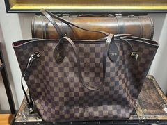 -小飞侠奢侈品回收 寄卖 养护(宝山宝龙广场店)