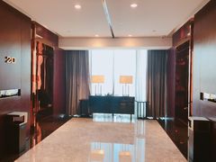 -广州天河希尔顿酒店