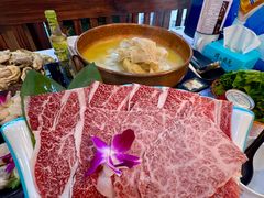 -鲜入围煮花胶鸡海鲜火锅