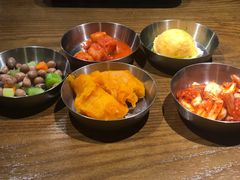 小菜碳生菜无限量-·缸桶屋·韩式牛肋条自助烤肉(西湖D11店)