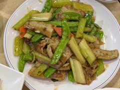 荷芹炒鲮鱼胶-老字号蛇口德记烧腊饭店·海鲜加工