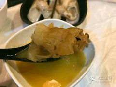 -鲜入围煮花胶鸡海鲜火锅