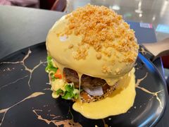 瀑布芝士牛肉汉堡-Let'sBURGERplus·非常创意汉堡(三里屯店)