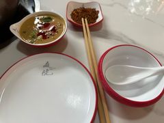 -毛辣果·贵州红酸汤牛肉火锅(西单店)
