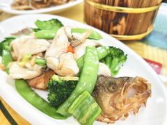 碧绿骨香鲈鱼-肥姐美食(同福中路店)