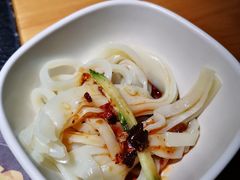 -洪氏嗨捞·广东猪肚鸡·椰子鸡火锅(西咸万象城店)