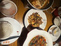 -爱碗亭·鲜炒湖南菜(壹城中心店)
