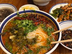 -云阿蛮云南生烫牛肉米线(奉贤路店)