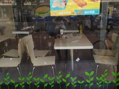 -华莱士·全鸡汉堡(沧源店)