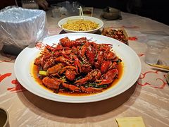 -肥肥虾庄·金牌油焖大虾(汉街SKP店)