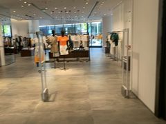 -URBAN REVIVO(上海中庚漫游城店)