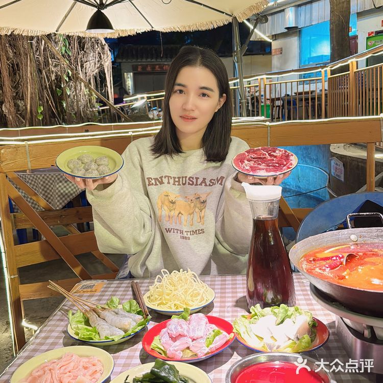小区里的重庆火锅