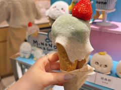 草莓抹茶大福冰淇淋-米糯糯·MINONO·大福冰淇淋(青岛万象城店)