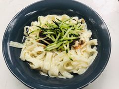 乌鲁木齐风味凉皮牛筋面-董小西的凉皮和椒麻鸡(三元桥店)