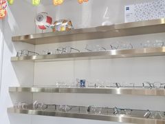 -视野联行眼镜•蔡司•依视路(温江店)