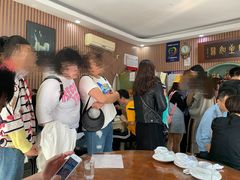 等位区-华春餐馆(鱼山路店)