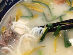 -新世界·过桥米线宴