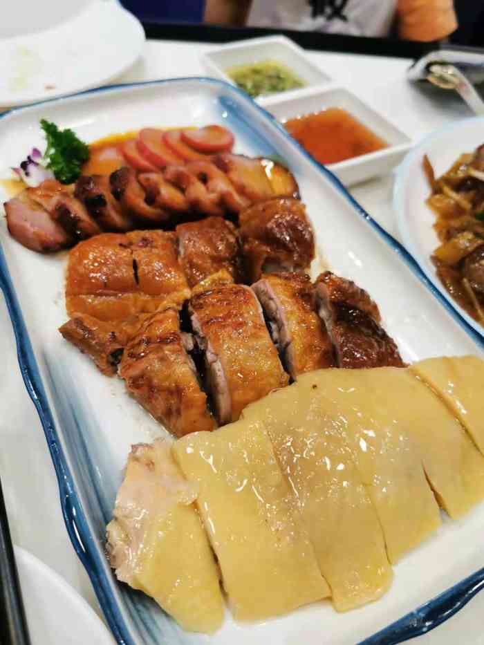 禄兴记香港大排档(浦江城市生活广场店)-"陪孩子去村霸玩,体力消耗