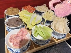 九宫格-咏江南·苏式火锅·苏州评弹(观前街店)