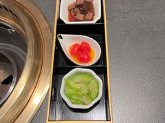 -铭牛烧肉·和牛海鲜自助(高新月牙湖店)
