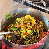 📍看孃孃这炒菜姿势我就知道这碗米线绝了！