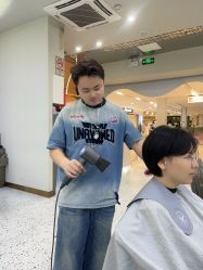 -苏豪路易士·嘉玛发廊