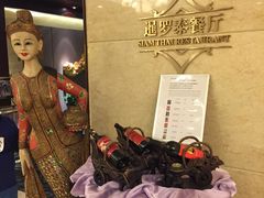 -华凌牛庄西餐厅(乌鲁木齐华凌美爵大饭店)