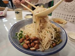 -刘姐啤酒鱼民族演艺餐厅(西街总店)