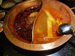 -山城鼎重庆老火锅(西安钟楼店)