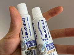 -瑞尔齿科(上海长风大悦城店)