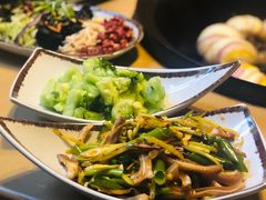 -万里闯关东铁锅炖菜馆(高新旗舰店)