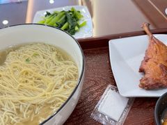 -百年老字号·观振兴蟹黄面·三虾面·苏式面(观前街富仁坊巷店)