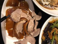 -皇城根·烤鸭·鱼头·家常菜(欧亚大观乐活城店)