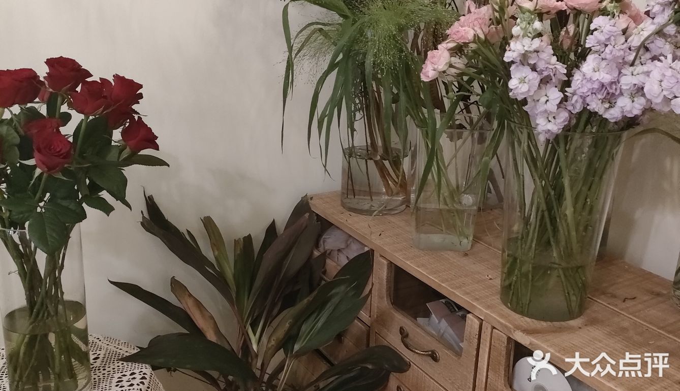 miss garden这是花店还是咖啡店呀😯