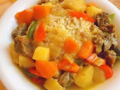 咖喱牛肉饭-百草源美食坊(板芙店)