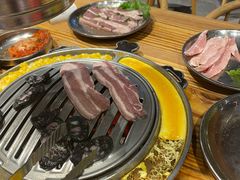 -青瓦炭韩潮烤肉(花园道店)