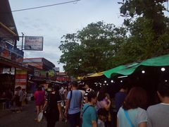 -拉威海鲜市场