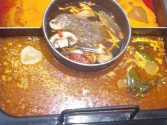 -老牌坊云南鱼豆花火锅(哈西万达店)