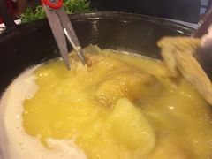 -鲜入围煮花胶鸡海鲜火锅