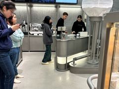 -好利来(上海虹桥新天地Lab主题店)