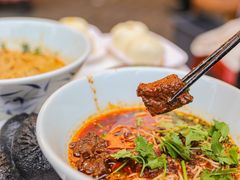 李与白大块牛肉面-李与白包子铺(桐梓林店)