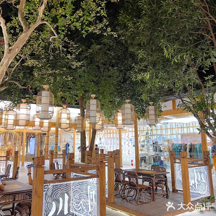 宽窄巷子里的国货中国李宁